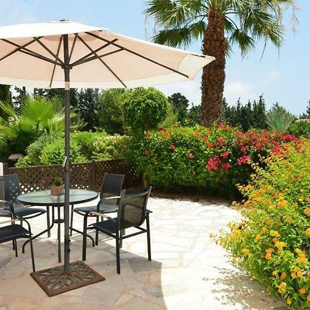 Limnaria Villas Sunny Garden Apartment Paphos Exterior photo