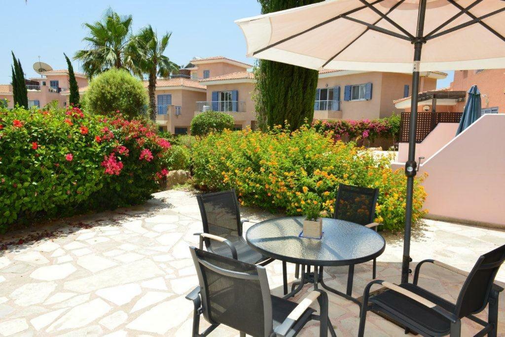 Limnaria Villas Sunny Garden Apartment Paphos Exterior photo